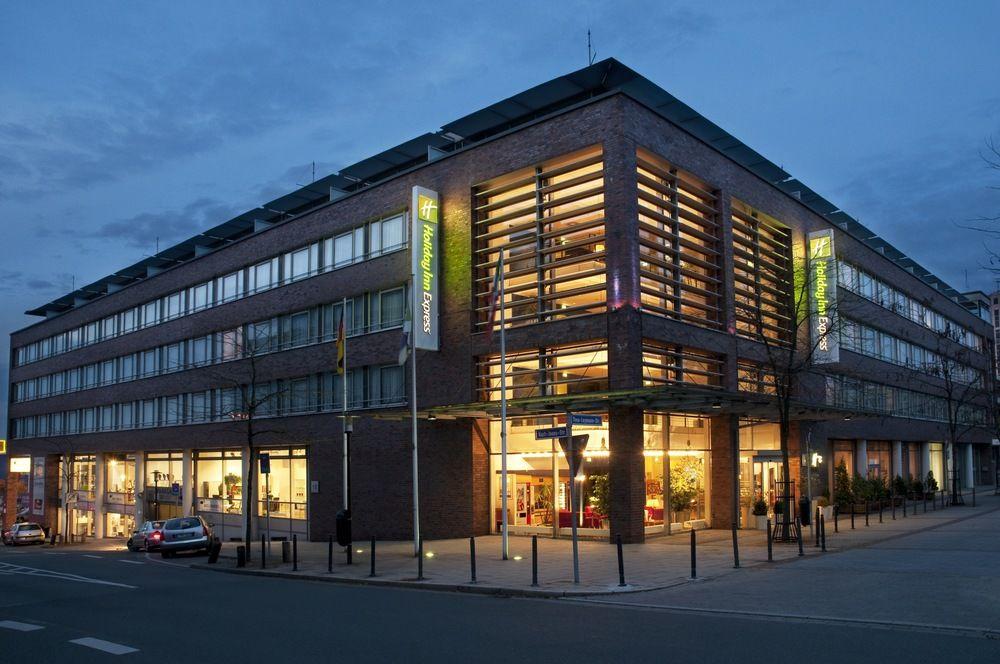 Holiday Inn Express Essen - City Centre Exteriör bild